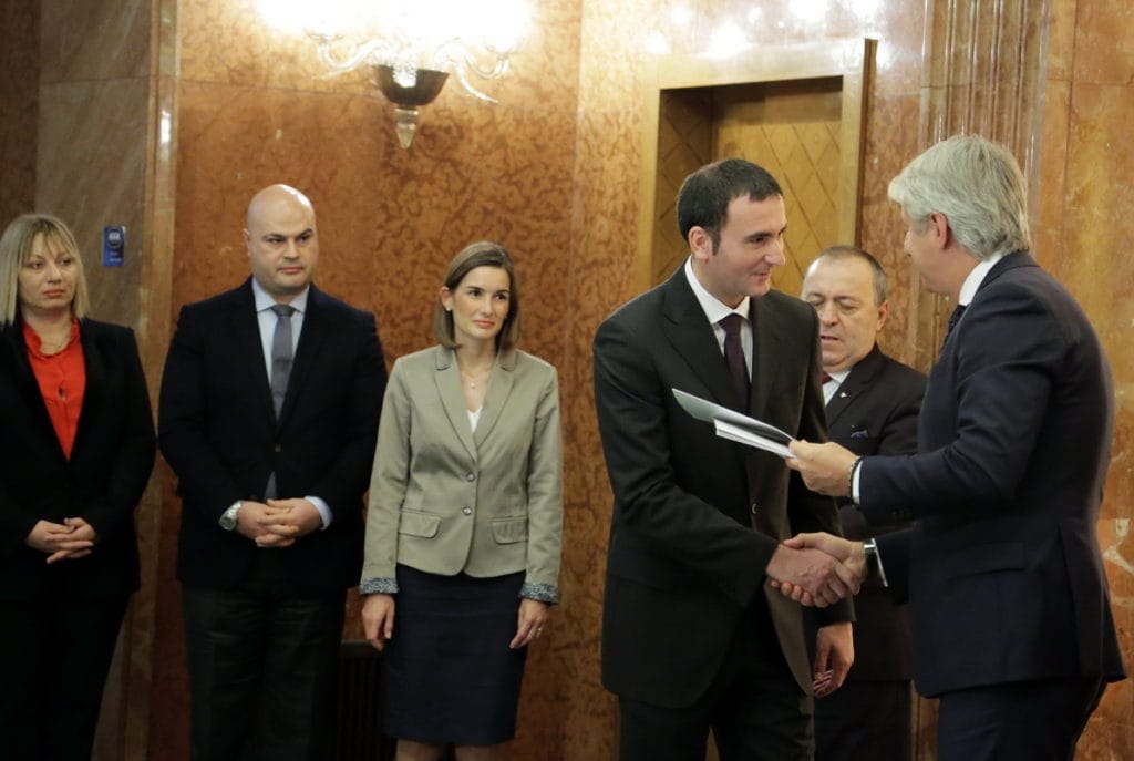 Eugen Teodorovici, ministrul finanțelor publice, a semnat încă 5 noi acorduri de finanțare acordate în baza schemei de ajutor de stat pentru stimularea investițiilor majore.
