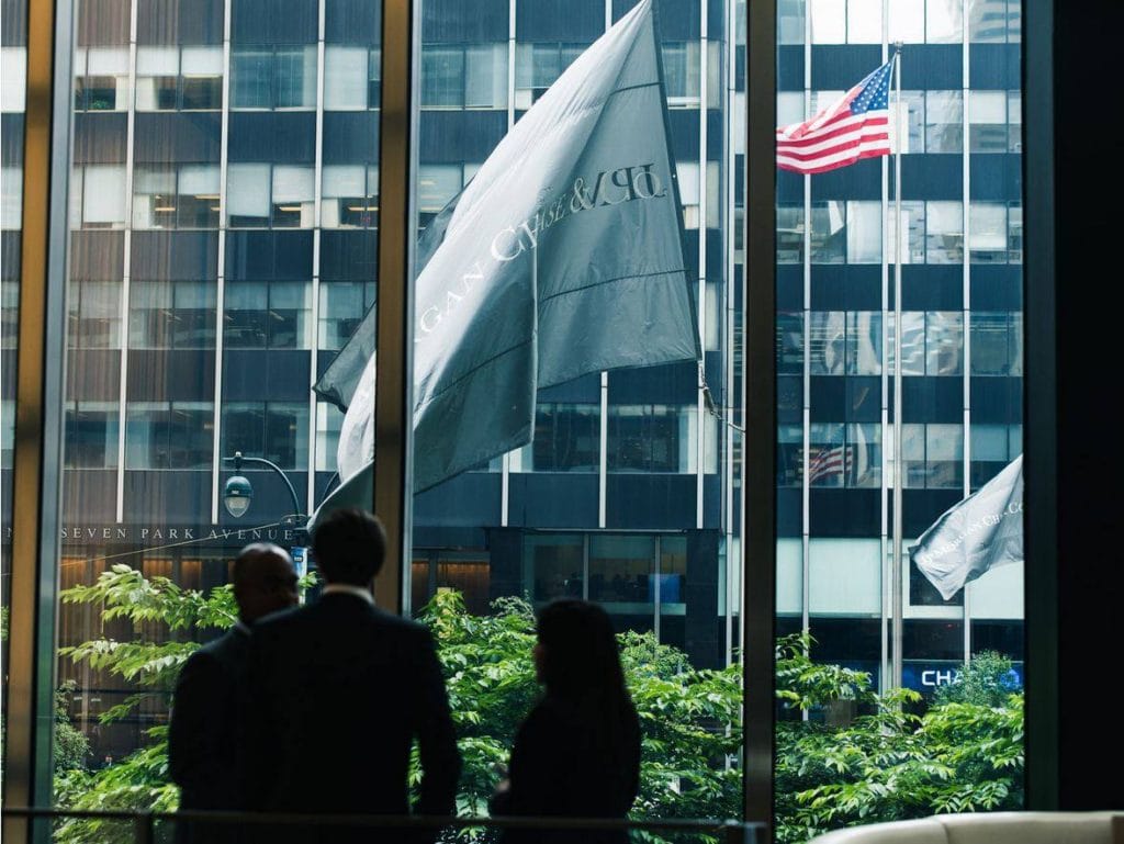 JPMorgan Chase & Co. şi-a consolidat poziţia de lider pe piaţă - https://www.facebook.com/jpmorganchase
