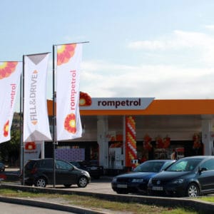 Și în acest weekend, Rompetrol oferă o reducere de 15 bani pe litru la carburanți - poza 1