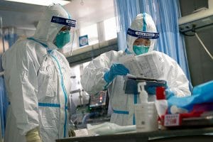coronavirus Medical workers take care of patients in Wuhan