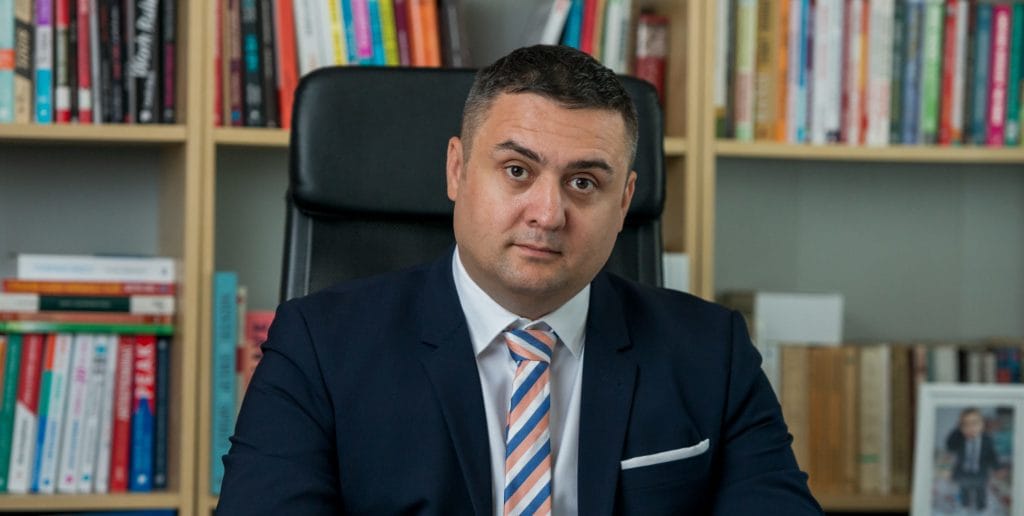 Adrian Dragomir Termene