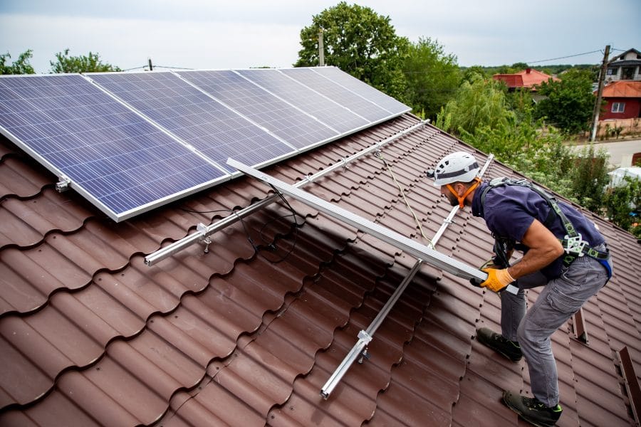 Opt din zece români care vor să acceseze "Casa Verde 2024" nu ştiu de