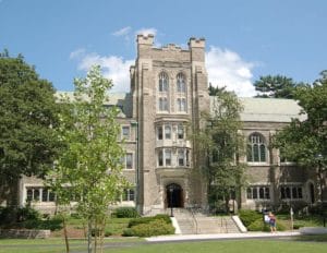 Harvard University se află pe primul loc.