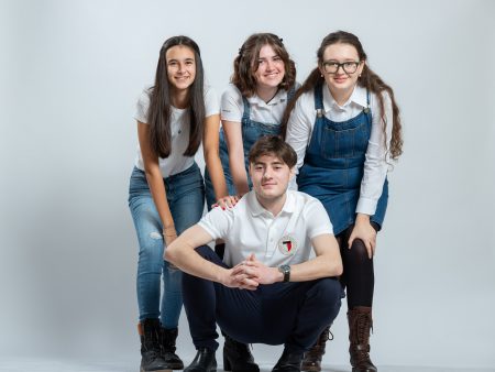 DPD România investește 30.000 de euro în educația copiilor supradotați din România. Elevi la Romanian Gifted School