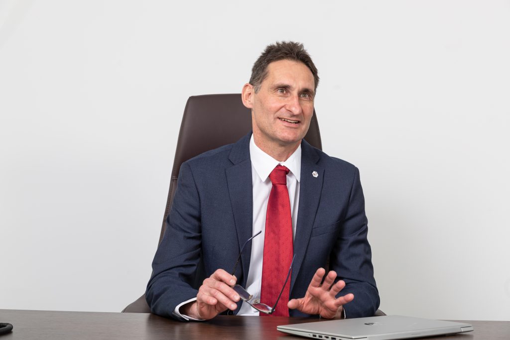 Tivadar Runtag, CEO Chimcomplex, Bulgaria, Grecia și Moldova sunt în mod direct dependente de producția Chimcomplex, neavând la nivel național producători de clorosodice sau alcooli și nici alte surse externe din care să se aprovizioneze