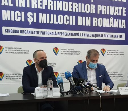 Felix Căprariu, ATE3: Din păcate consumatorii nu sunt informați corespunzător. Autorităţile trebuie să facă această informare, (...) niciun furnizor nu va fi de acord să informeze consumatori că există o modalitate să se mute la alt furnizor