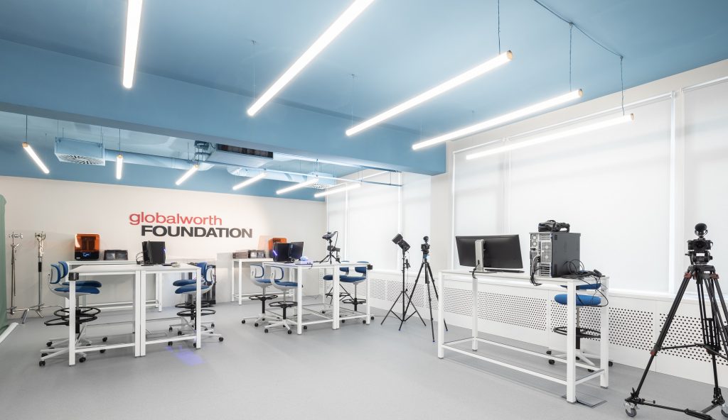 Hi-Tech la Universitatea de Arhitectură și Urbanism „Ion Mincu”, Fundația Globalworth