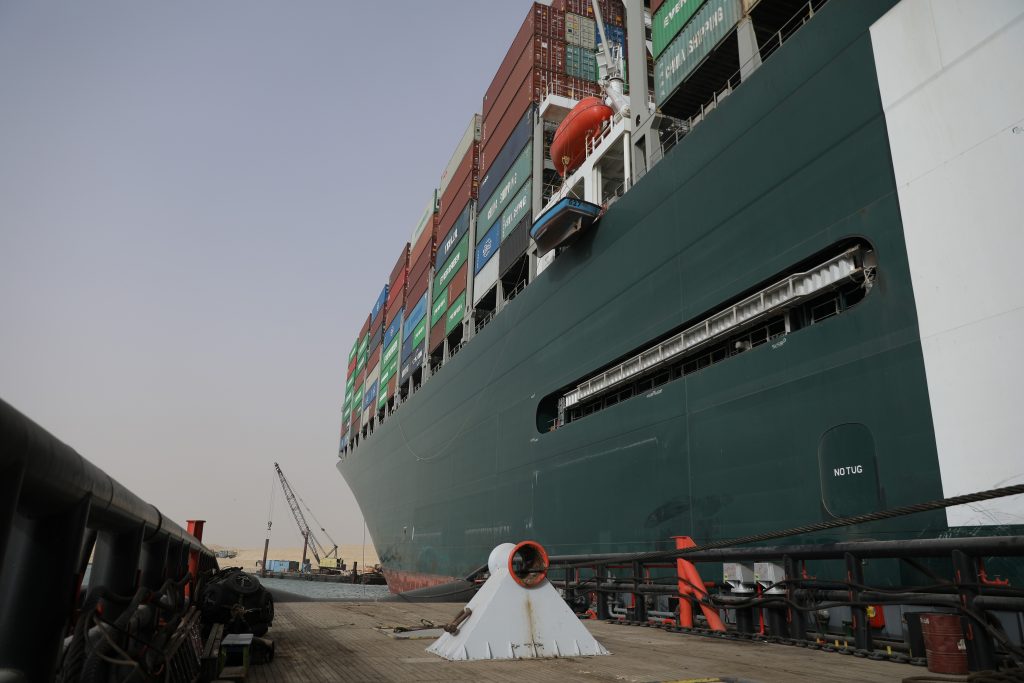 canalul suez blocat nava evergreen