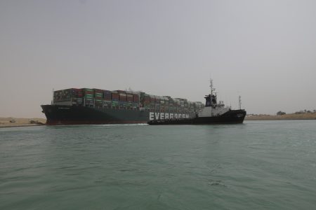 canalul suez blocat nava evergreen