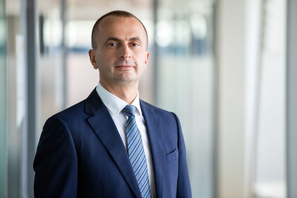 Studiu EY: ADN-ul companiilor viitorului: orientarea către oameni, implementarea rapidă a tehnologiilor și un ecosistem tot mai larg de parteneriate