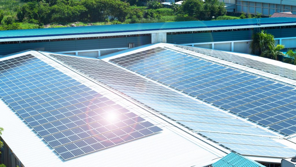 E.ON Energie România a încheiat 145 de parteneriate, în cadrul cărora va preda centrale fotovoltaice; valoarea totală a contractelor - circa 13 milioane de euro