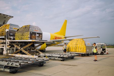 DHL