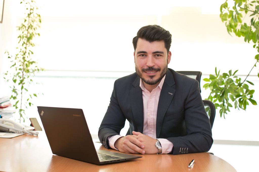 Valentin Budes Director Financiar Sphera