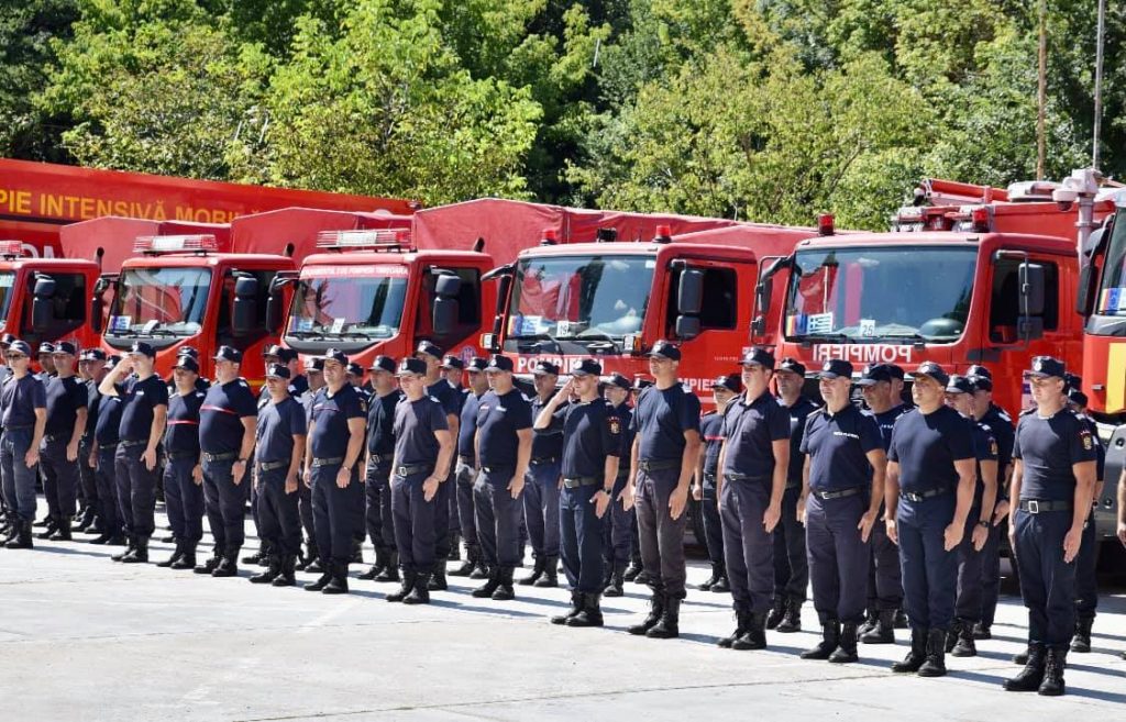 România trimite în Grecia 142 de pompieri într-o nouă misiune de stingere a incendiilor