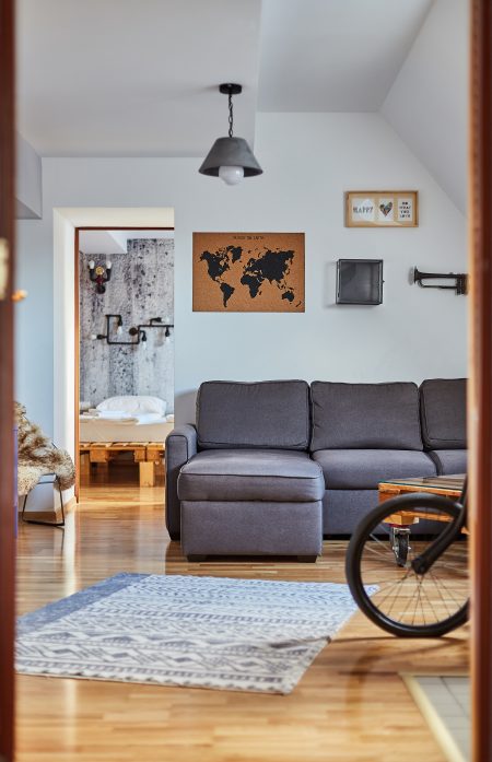 Rezident: Certificatul verde, necesar pentru închirierea apartamentelor în regim hotelier
