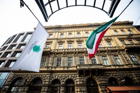 iib bii Banca Internațională de Investiții a împrumutat aproximativ 57 milioane euro, prin două tranzacții în RON și CZK