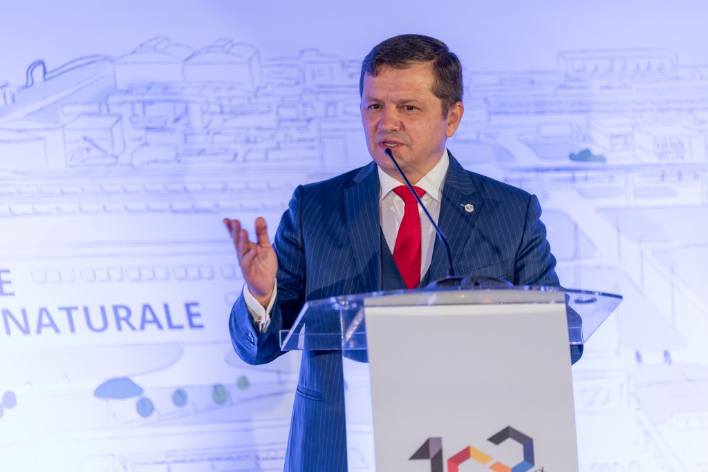 Vuza, Chimcomplex: Anul acesta, Chimcomplex lansează prima emisiune de bonduri internaționale și plănuiește o majorare de capital de 225 milioane de euro