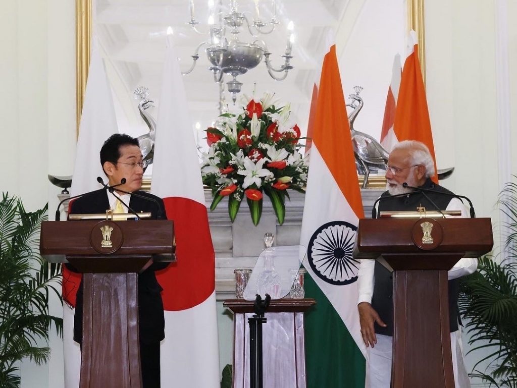 Premierul japonez Fumio Kishida şi omologul său indian Narendra Modi