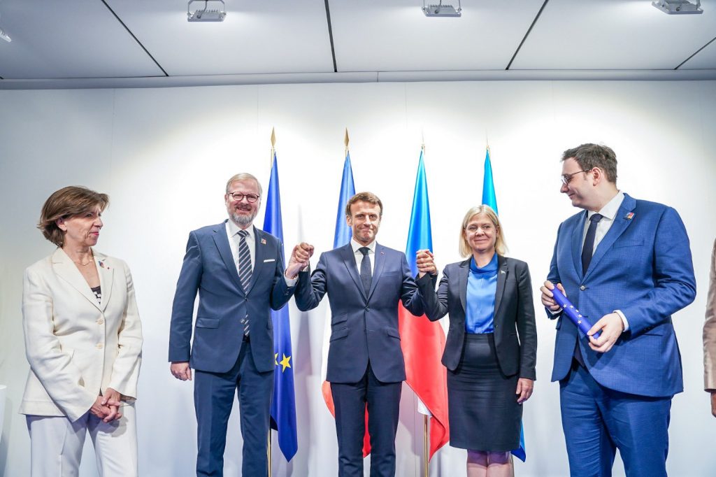 Emmanuel Macron Petr Fiala