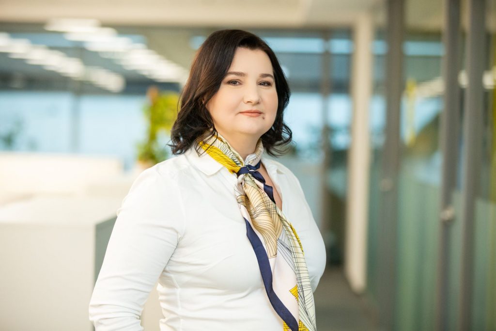 Simona Tudor, HR & Payroll Manager, EY România