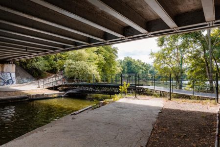 pod pietonal în Parcul Regele Mihai I