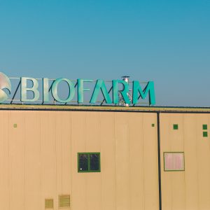 Compania poloneză ZF Polpharma va face o ofertă de preluare a Biofarm, la un preț de 1,379 RON pe acțiune; Acționarii Lion Capital și Longshield s-au angajat să-și vândă participațiile - poza 1