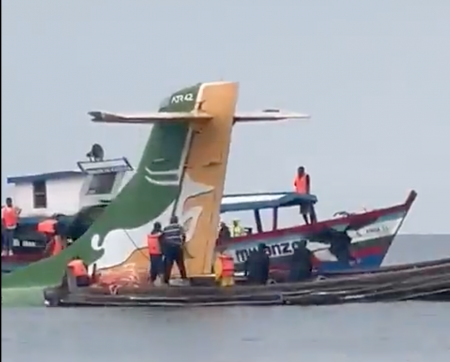 Un avion de linie s-a prăbuşit &icirc;n Lacul Victoria din Tanzania
 - poza 1