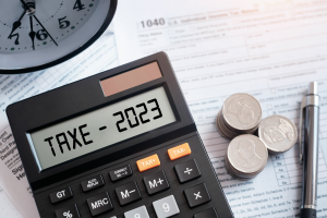 XTB: Impozite mai mici și o procedură simplificată de impozitare pentru clienții XTB din anul 2023