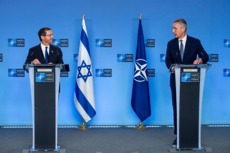 Preşedintele Israelului a cerut membrilor NATO să îşi înăsprească abordarea faţă de regimul iranian
 - poza 1