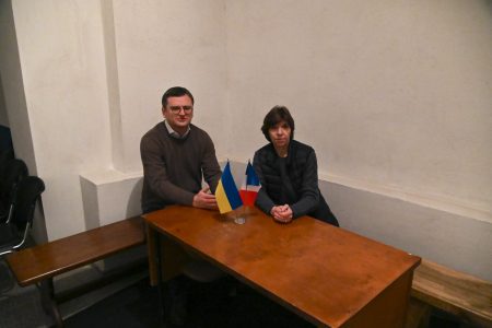 Ucraina: Miniştrii francez şi ucrainean de externe s-au întâlnit într-un adăpost din Odesa
 - poza 1