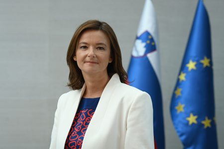 Şefa diplomaţiei slovene avertizează Muntenegrul că negocierile de aderare la UE ar putea fi suspendate
 - poza 1