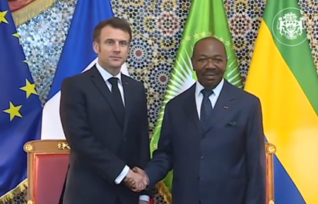 Preşedintele Macron asigură că a trecut epoca Africii franceze în prima zi a turneului său în Africa Centrală
 - poza 1
