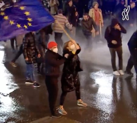 Georgia: Partidul de guvernăm&acirc;nt retrage proiectul de lege privind &lsquo;agenţii străini&rsquo;
 - poza 1