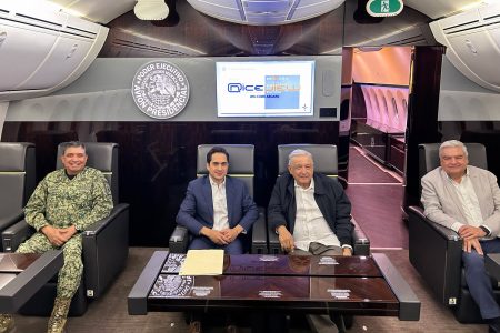 Mexicul vinde avionul său prezidenţial Tadjikistanului pentru 92 de milioane de dolari (video)
 - poza 1