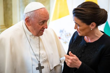 Preşedinta Ungariei &icirc;i cere Papei Francisc să iniţieze un dialog pentru pace &icirc;n Ucraina
 - poza 1