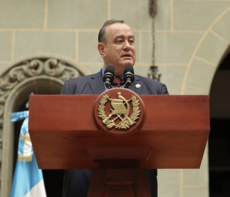 Preşedintele Guatemalei a plecat în vizită în Taiwan
 - poza 1