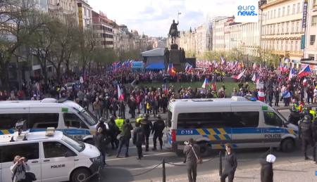Republica Cehă: O nouă manifestaţie antiguvernamentală la Praga
 - poza 1