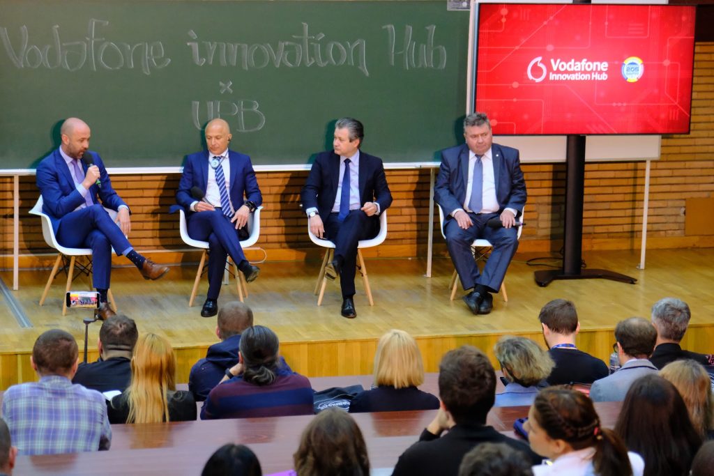 UPB a inaugurat împreună cu Vodafone România – Innovation Hub – primul centru de excelență pentru cercetare și dezvoltare digitală