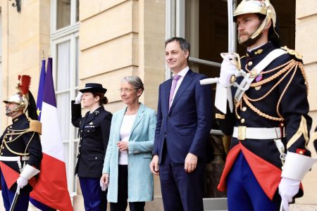 Franţa: Prim-ministrul pledează pentru un dialog paşnic cu Italia
 - poza 1