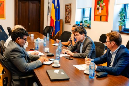 Nicuşor Dan: Banca Mondială şi-a manifestat interesul să împrumute Primăria Capitalei pentru achiziţiei a 250 de tramvaie noi, suplimentare faţă de investiţiile făcute până acum
 - poza 1