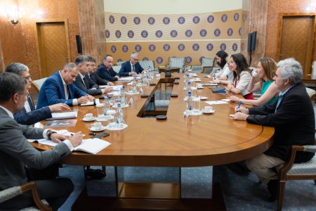 Ciolacu: Guvernul se bazează pe sprijinul Băncii Mondiale pentru realizarea reformelor asumate prin PNRR
 - poza 1