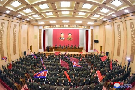 Phenianul ameninţă să doboare orice avion spion american care îi va încălca spaţiul aerian
 - poza 1