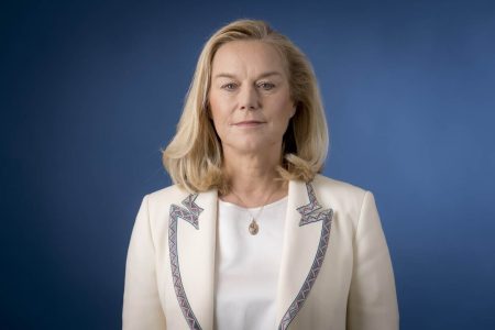 Ameninţările o determină pe Sigrid Kaag, ministru de finanţe, să renunţe la politica din Olanda
 - poza 1
