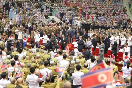 Întâlnire la Phenian între Kim Jong Un şi ministrul rus al apărării
 - poza 1