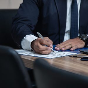Preşedintele a promulgat legea privind modificări în sistemul de pensii şi alte drepturi de asigurări sociale ale avocaţilor - poza 1