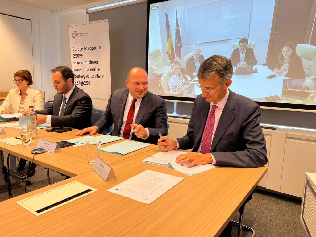EIT InnoEnergy a intrat în acţionariatul Prime Batteries Technology din România, pentru a extinde producția de baterii și stocare în Europa