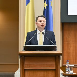 Cosmin Marinescu, viceguvernator BNR: România se confruntă cu riscuri de stagflație, inflație persistentă și dezechilibre bugetare. Dobânda-cheie ar putea rămâne la 6,5% încă mai multe trimestre - poza 1