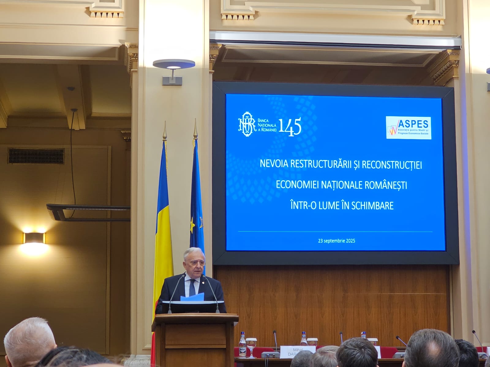 Isărescu: Euro digital nu înlocuiește numerarul în euro