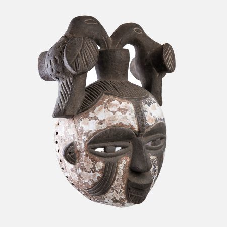O selecție rară de măști și statuete africane din colecția generalului Mihai Caraman, supranumit „legenda spionajului românesc”, se vinde prin Artmark - poza 1