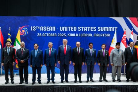 Liderii mondiali caută să construiască relații economice și comerciale după plecarea lui Trump de la summitul ASEAN - poza 1